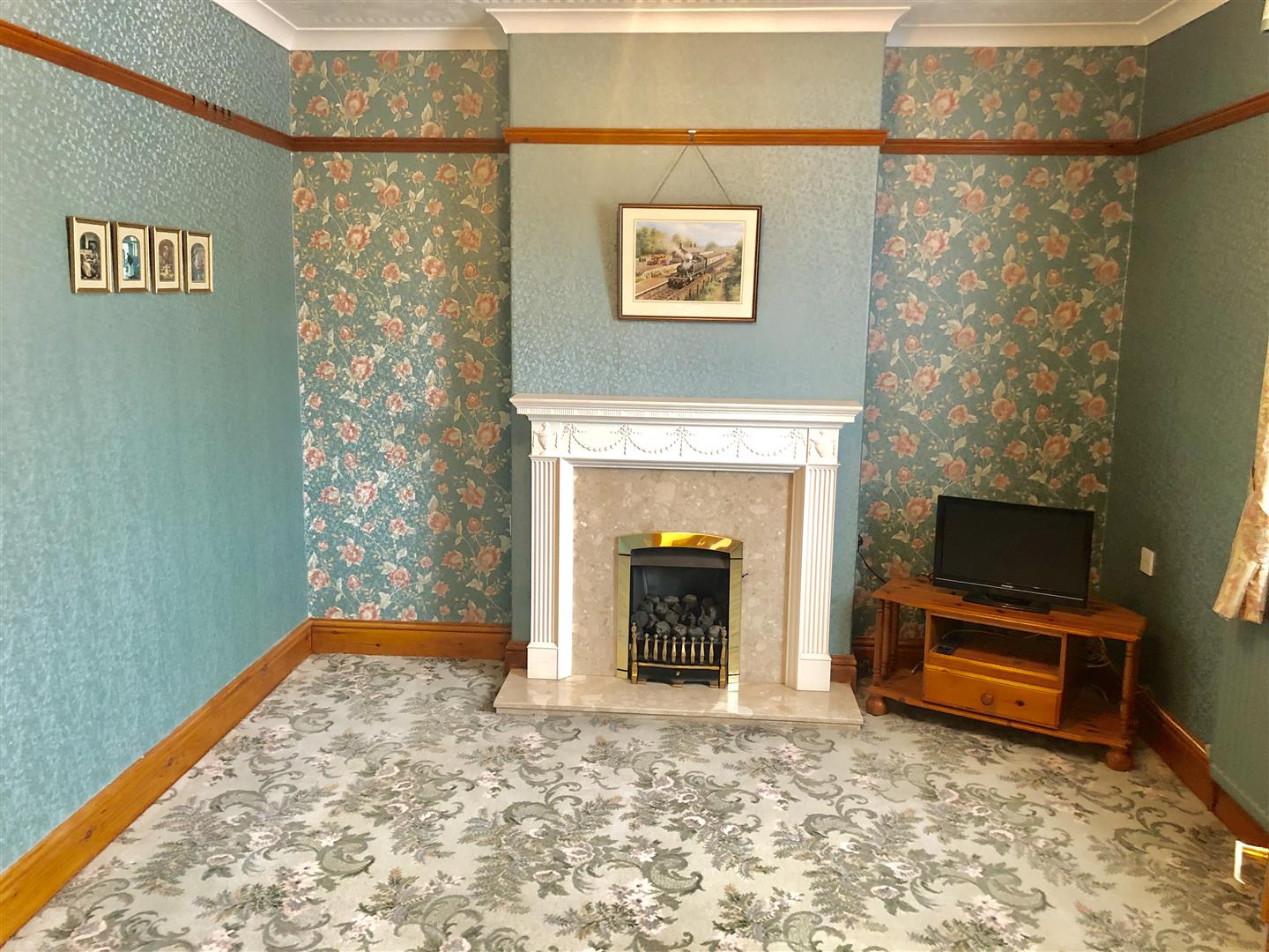 SITTING ROOM